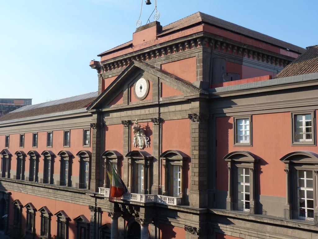 Il Ventre Di Napoli " Costantinopoli" Hotel Luaran gambar