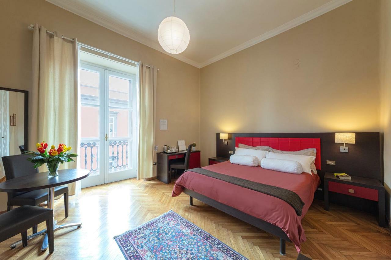 Il Ventre Di Napoli " Costantinopoli" Hotel Luaran gambar