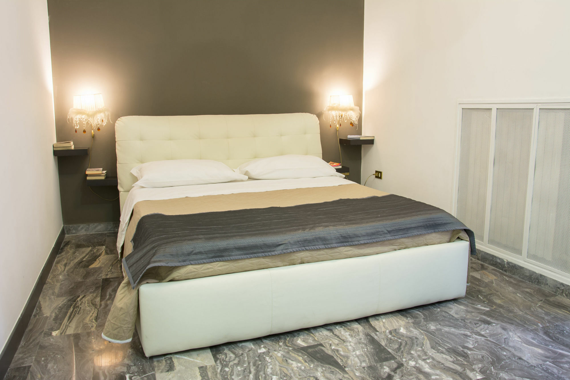 Il Ventre Di Napoli " Costantinopoli" Hotel Luaran gambar